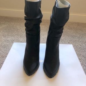 Size 11M Women’s Boot